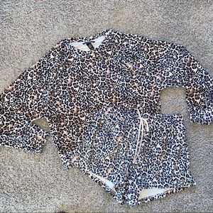 Victoria’s Secret Animal Print Velvet Velour Pullover Short Set Size Medium